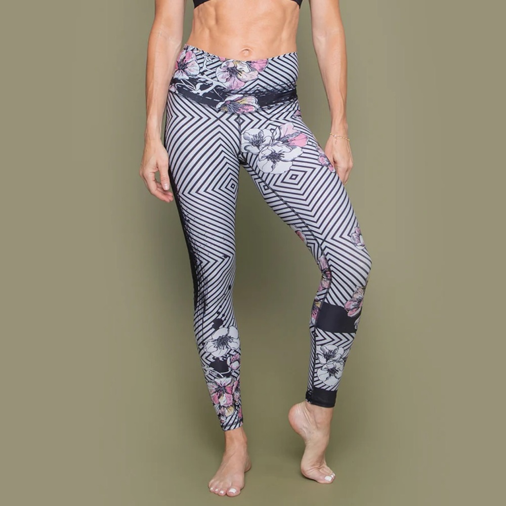 XS NIYAMA SOL Cherry Blossom Barefoot Leggings